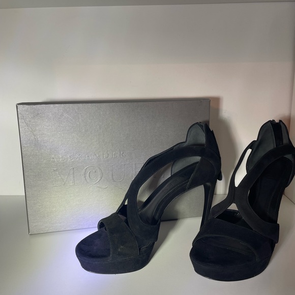 Alexander MCQueen - Picture 6 of 9